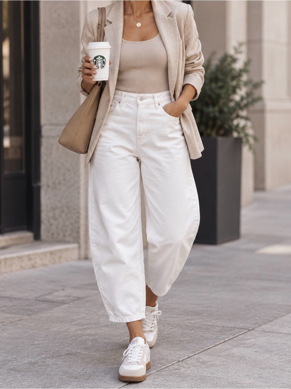 Zara White High Rise Barrel Leg Cropped Jeans US 4 EU 36 100% Cotton